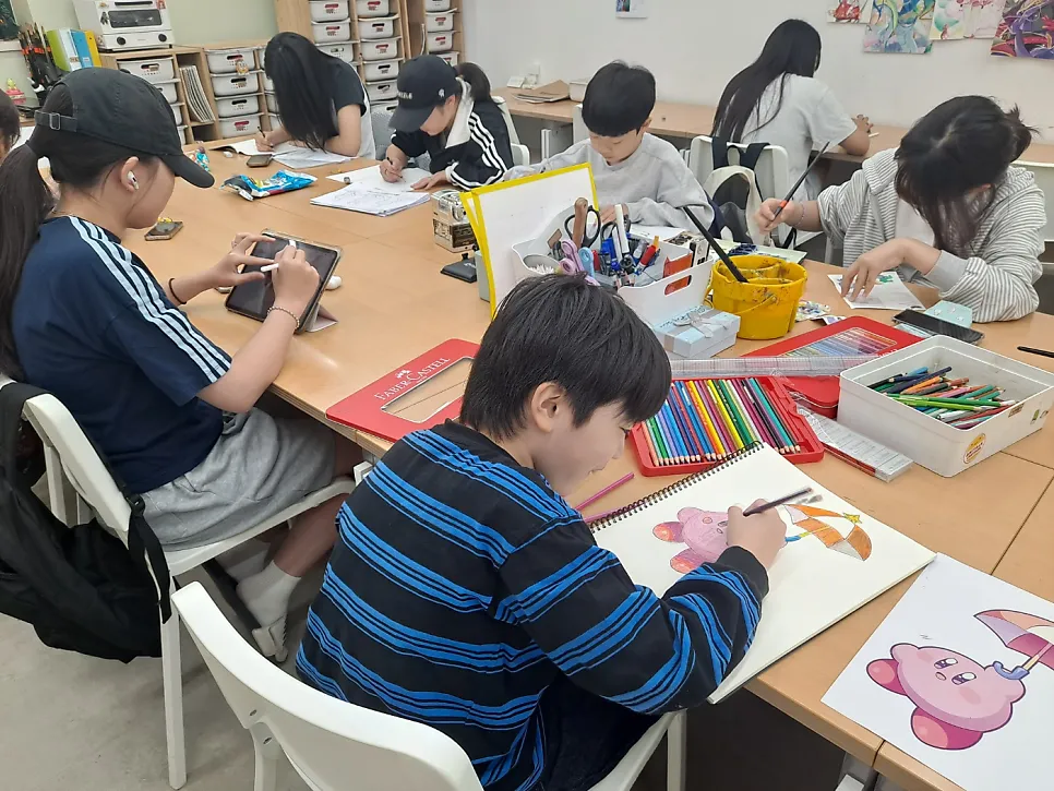 일산애니톡 만화애니학원 주니어반 수업 안내